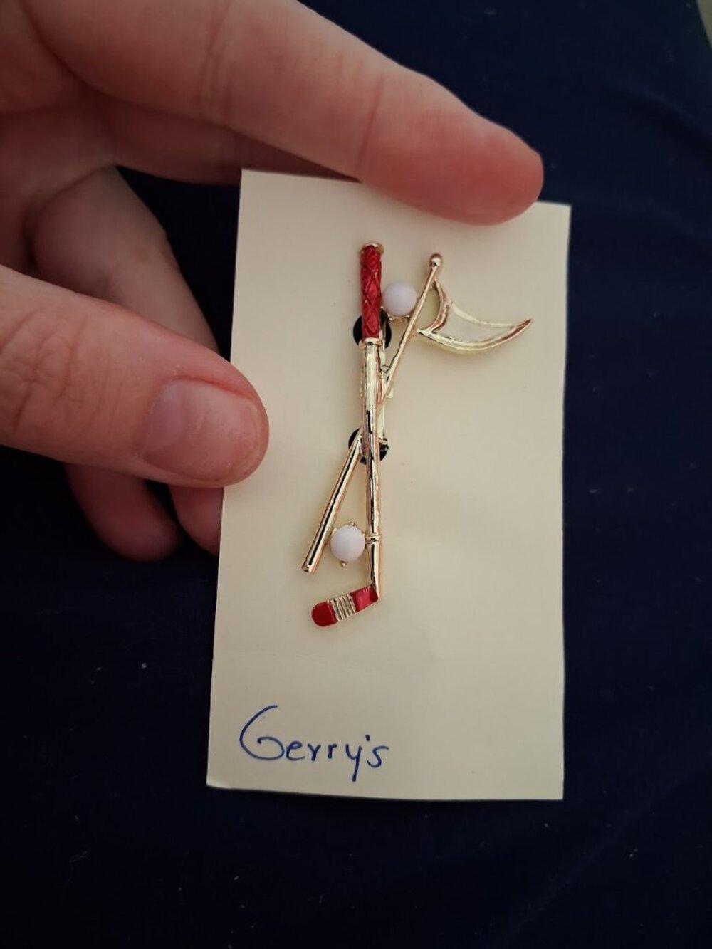 Gerry's Golf brooch
